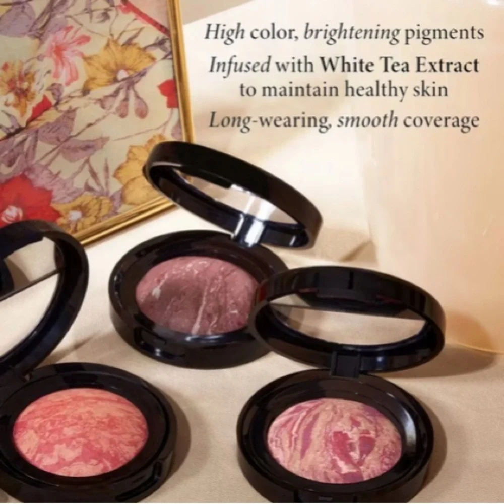 Laura Geller achieve luminous